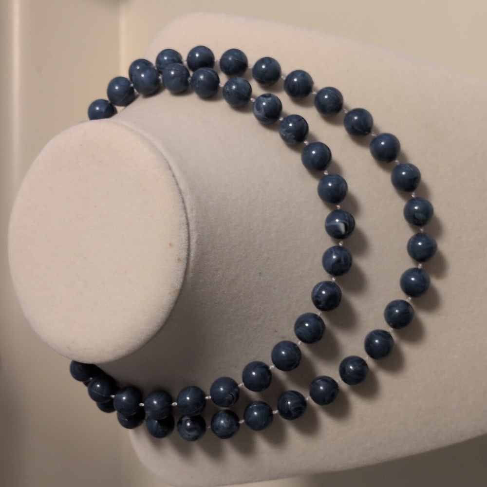 Elegant Blue Marbled Beaded Necklace
